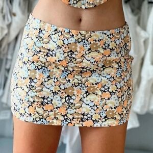 Floral Print Mini Skirt Size Medium